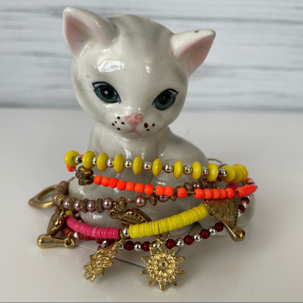 Rue 21 Bracelet set of 6 wire multi colors.